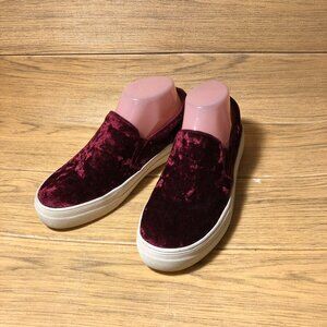 Steve Madden women slip on red velvet shoes, 7